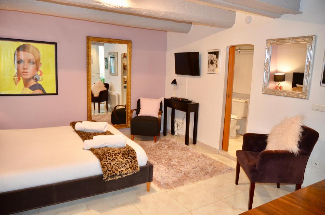 Artistic Apartment *